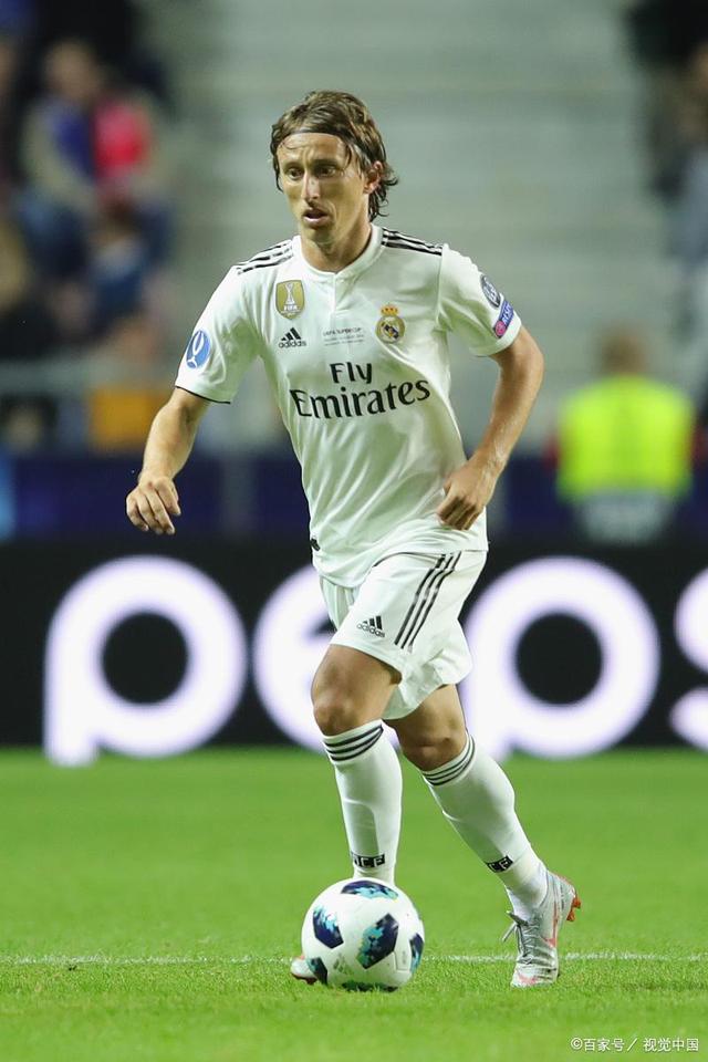 佐藤辉明成为三冠王的「12分钟」 剩余赛季力拚阪神相隔39年伟业 ｜日职