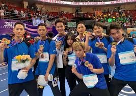 爷青回，维耶里社媒晒与大罗、巴乔、托蒂、卡纳瓦罗等人合照