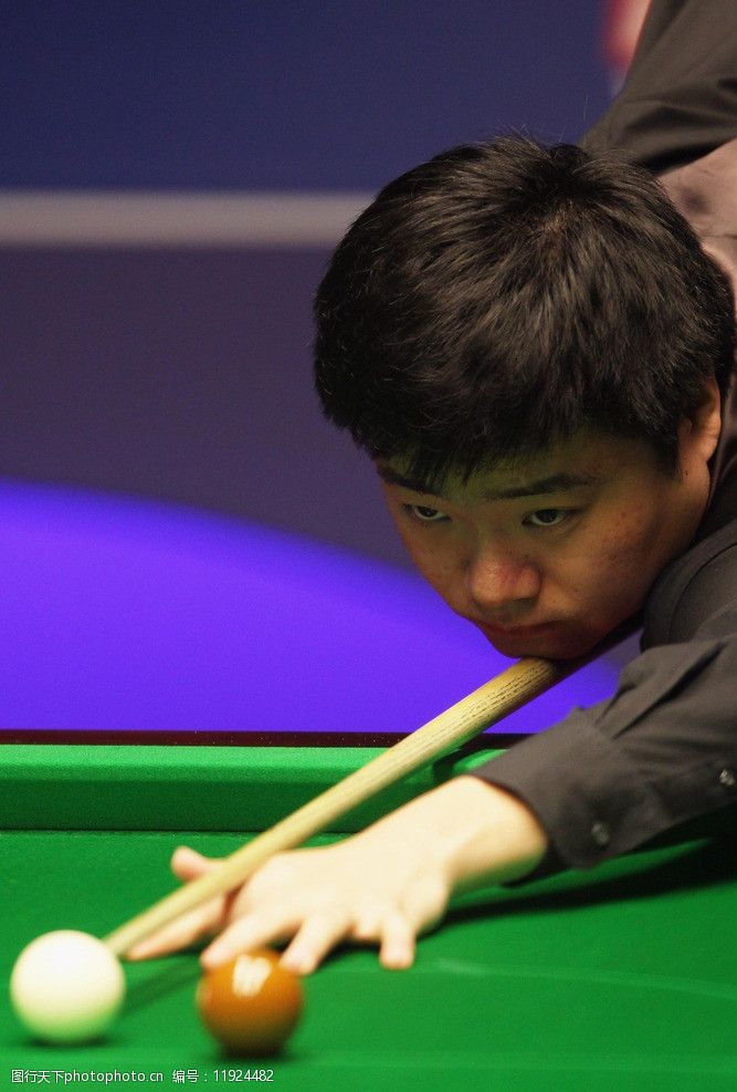 当时他用一 当时他用一