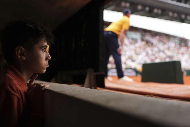 力图在客战 力图在客战